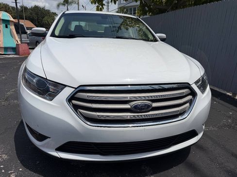 Used 2017 Ford Taurus SEL w/ Equipment Group 201A FWD image 17