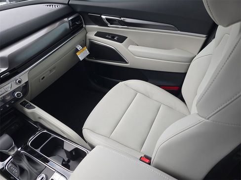 New 2025 Kia Telluride S image 16