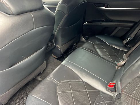 Used 2019 Toyota Camry XLE image 4