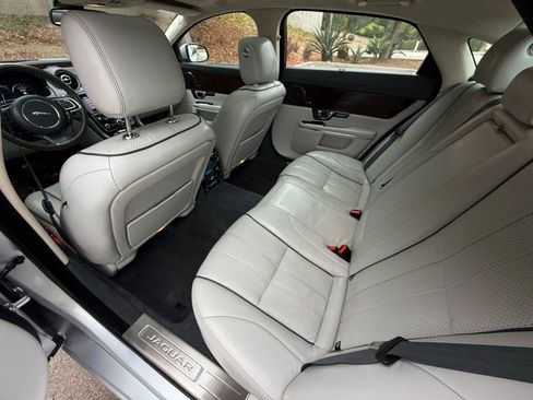 Used 2014 Jaguar XJ L Portfolio image 50
