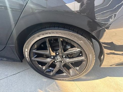 Used 2023 Honda Civic Sport image 11
