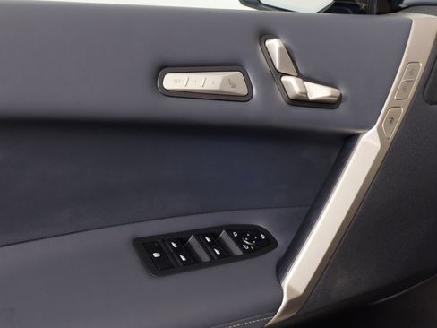 Used 2024 BMW iX xDrive50 w/ Premium Package image 28