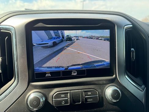 Used 2022 GMC Sierra 1500 Elevation w/ Preferred Package image 17