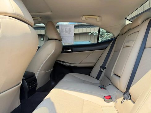 Used 2019 Lexus IS 300 w/ Premium Package RWD image 23
