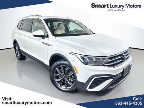 Used 2023 Volkswagen Tiguan SE AWD/4WD image 1