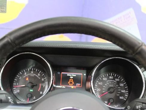 Used 2016 Ford Mustang Convertible RWD image 19