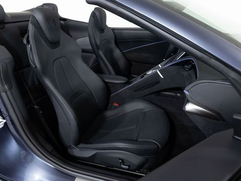 Used 2024 Ferrari Roma Spider RWD image 42