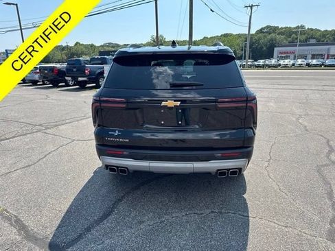 Used 2025 Chevrolet Traverse LT w/ LPO, Floor Liner Package FWD image 6