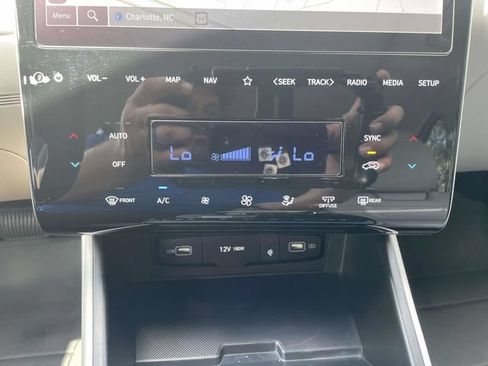 Used 2024 Hyundai Tucson Limited AWD/4WD image 32