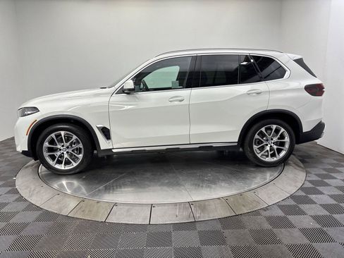 Used 2024 BMW X5 xDrive40i w/ Parking Assistance Package AWD/4WD image 16