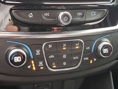 Used 2023 Chevrolet Traverse RS image 15