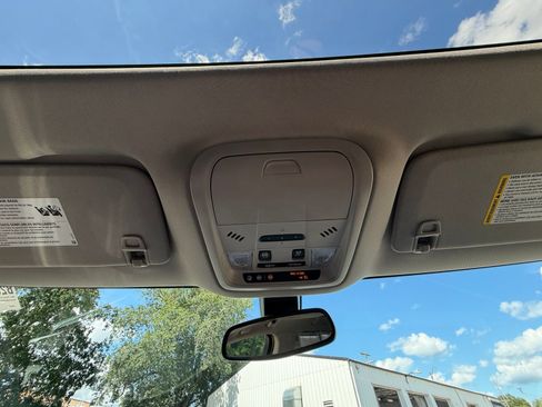 Used 2021 Buick Enclave Essence w/ Sound and Sites Package FWD image 21