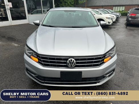 Used 2018 Volkswagen Passat 2.0T S w/ Driver Assistance Package FWD image 2
