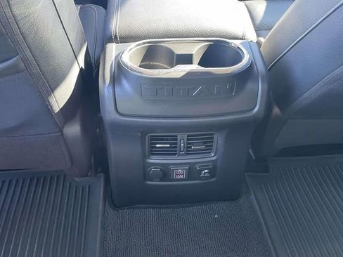Used 2021 Nissan Titan SL w/ Moonroof Package image 29