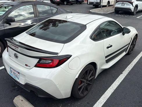 Certified 2024 Toyota GR86 TRUENO Edition image 2