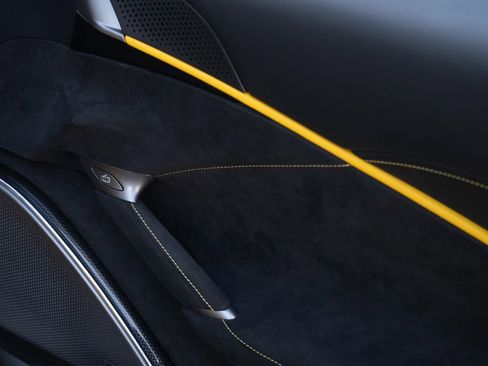 Used 2024 Ferrari Roma Spider image 52