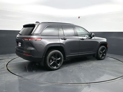 New 2026 Jeep Grand Cherokee Limited AWD/4WD image 9