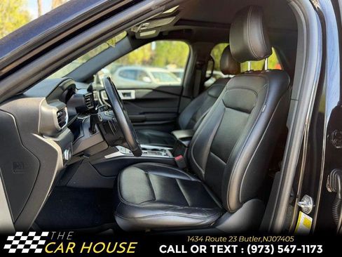 Used 2020 Ford Explorer XLT w/ Equipment Group 202A AWD/4WD image 15