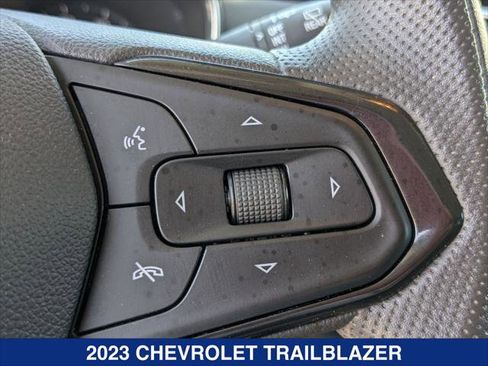 Used 2023 Chevrolet TrailBlazer LT FWD image 15