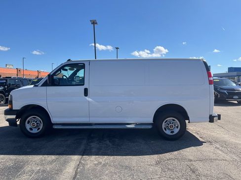 Used 2024 GMC Savana 2500 w/ Driver Convenience Package RWD image 7