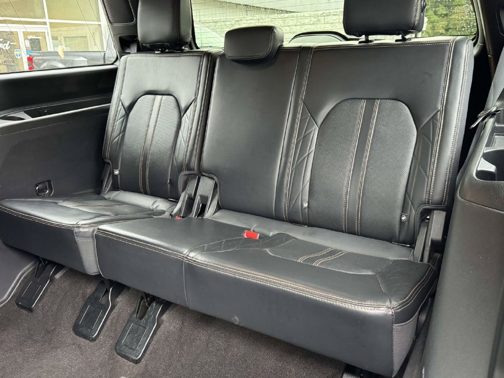 Used 2023 Ford Expedition Platinum AWD/4WD image 18