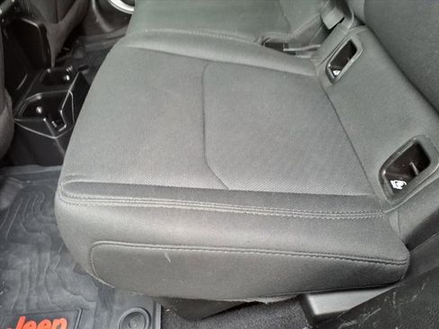 Used 2021 Jeep Gladiator Willys image 19