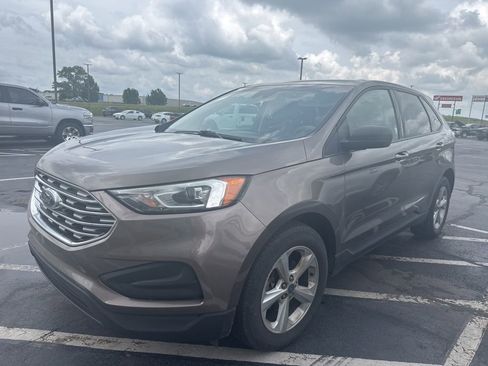 Used 2019 Ford Edge SE FWD image 1