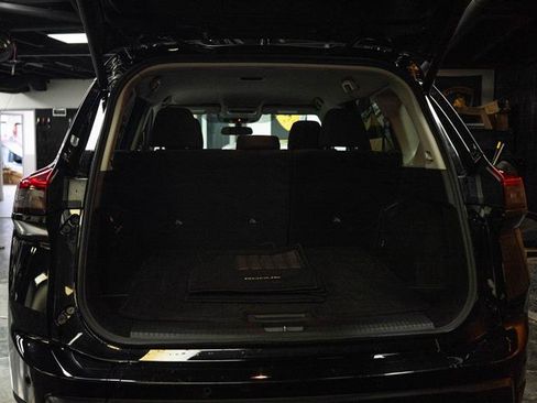 Used 2025 Nissan Rogue SV AWD/4WD image 7
