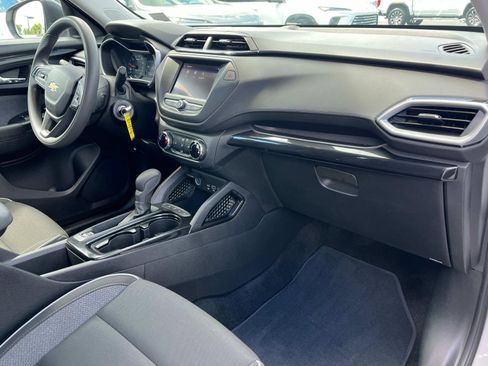Used 2021 Chevrolet TrailBlazer LS image 24