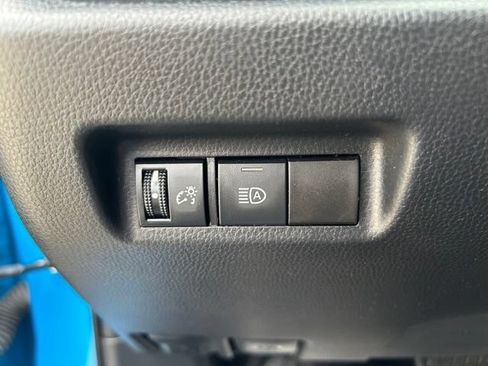 Used 2021 Toyota RAV4 XLE FWD image 19
