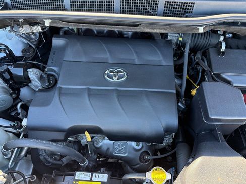 Used 2015 Toyota Sienna XLE Premium image 48