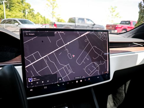 Used 2023 Tesla Model S AWD/4WD image 24