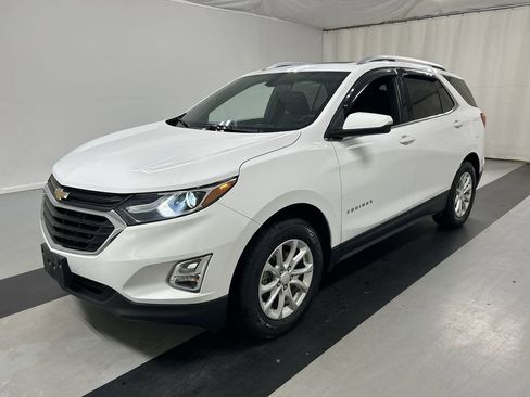 Used 2018 Chevrolet Equinox LT w/ Sun & Infotainment Package image 5