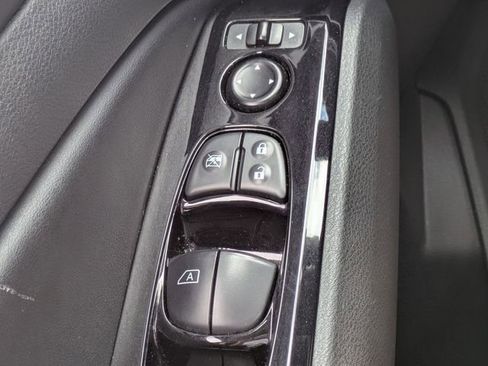 Used 2024 Nissan Altima 2.5 SR FWD image 25
