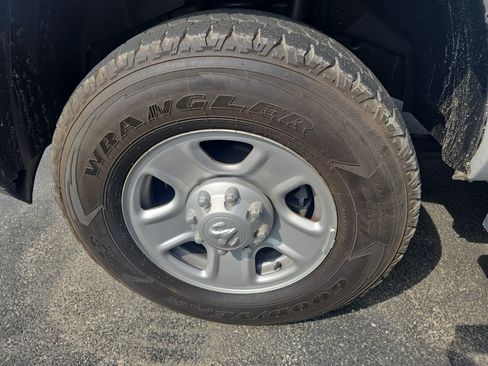 Used 2018 RAM 3500 Tradesman w/ Power & Remote Entry Group RWD image 27