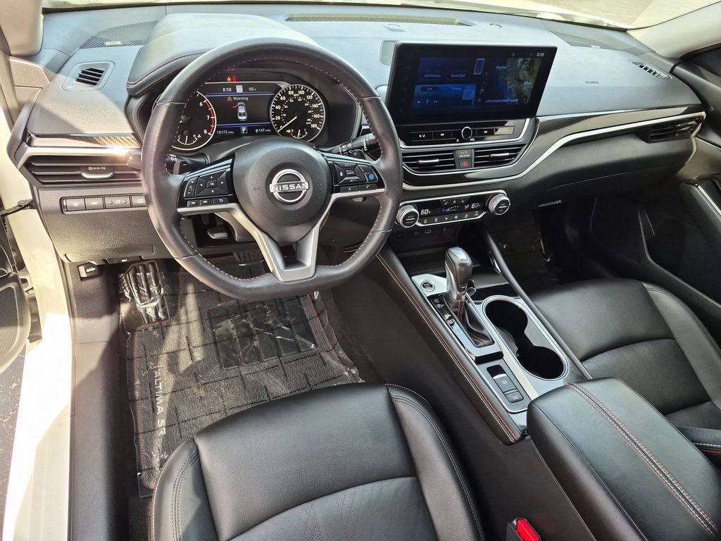 Used 2023 Nissan Altima 2.0 SR FWD image 2