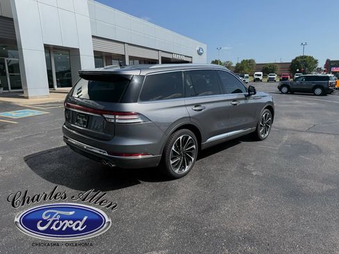 Used 2024 Lincoln Aviator Reserve w/ Equipment Group 201A AWD/4WD image 3