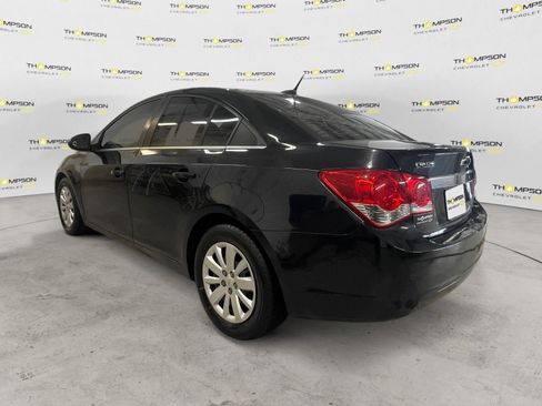 Used 2011 Chevrolet Cruze LT FWD image 3