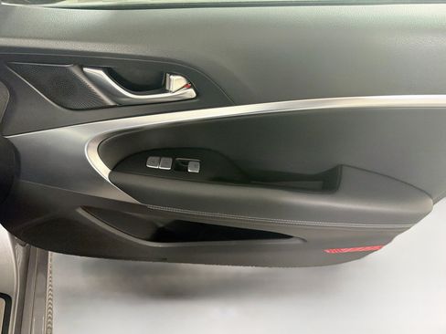 Used 2026 Genesis G70 2.5T RWD image 32