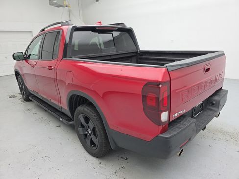 Used 2025 Honda Ridgeline Black Edition image 9