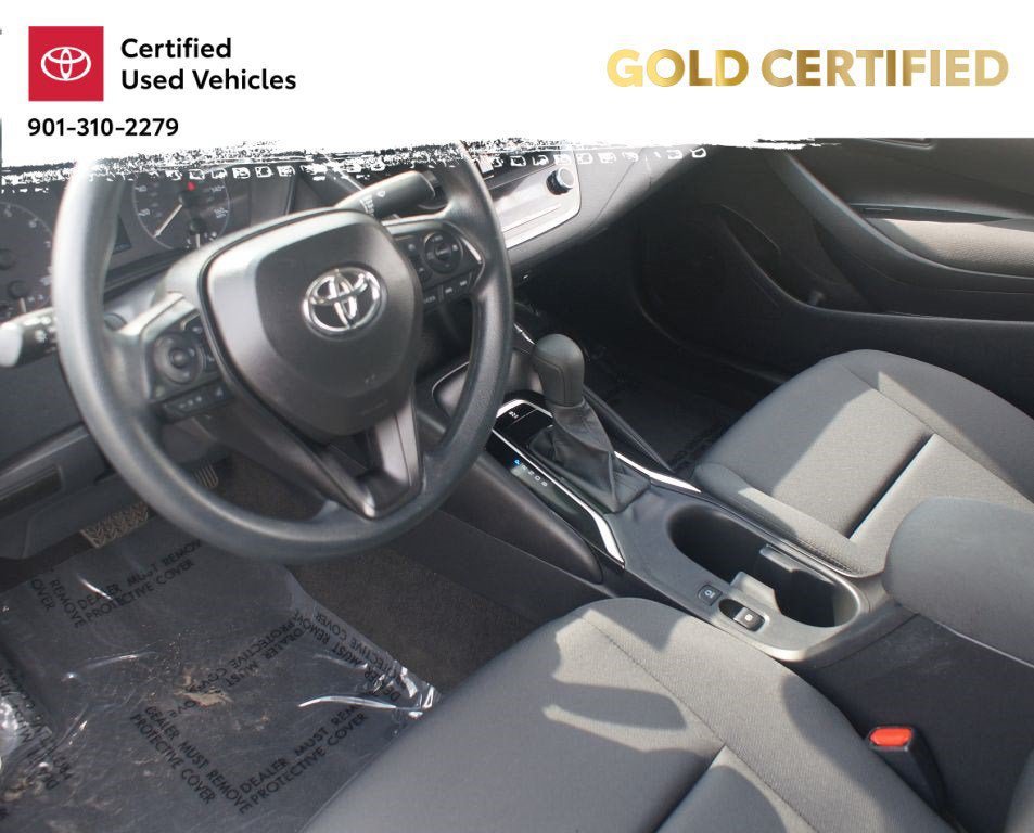 Used 2025 Toyota Corolla LE FWD image 12