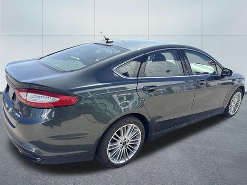 Used 2016 Ford Fusion SE w/ Equipment Group 202A FWD image 3