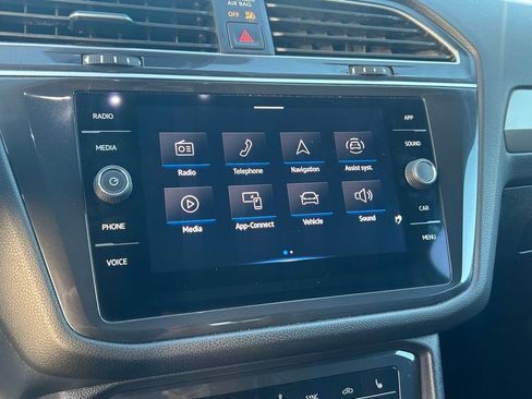 Used 2024 Volkswagen Tiguan SE image 6