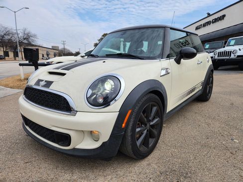 Used 2013 MINI Cooper S image 1
