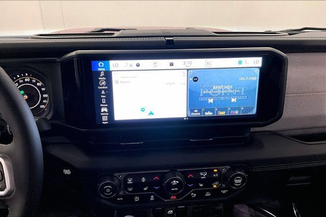 Used 2024 Jeep Wrangler Unlimited Sahara w/ Technology Group AWD/4WD image 7