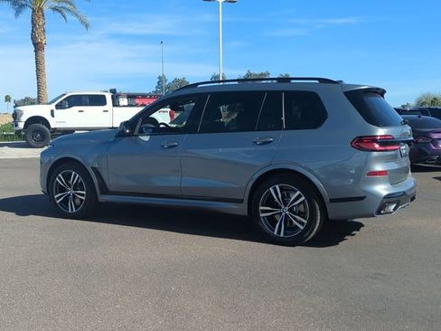 Used 2026 BMW X7 xDrive40i w/ M Sport Package AWD/4WD image 8