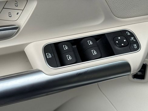 Used 2024 Mercedes-Benz GLA 250 4MATIC image 11