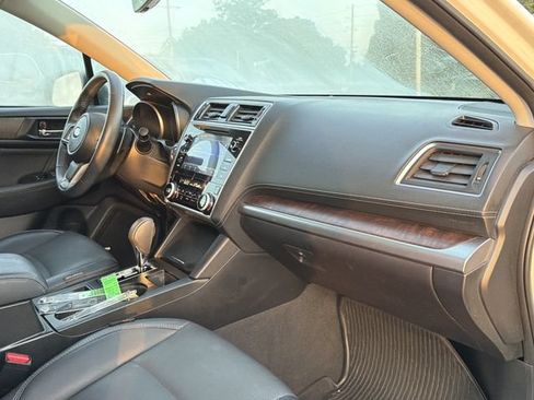 Used 2018 Subaru Outback 2.5i Limited AWD/4WD image 19