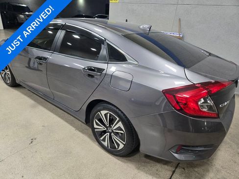 Used 2018 Honda Civic EX-T image 4