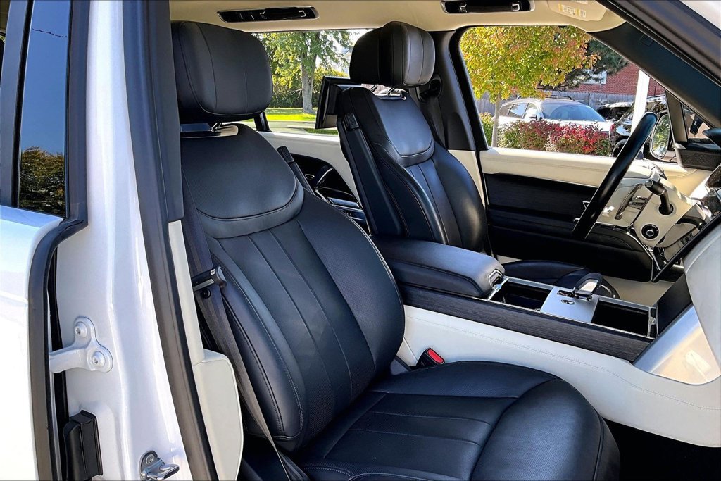 Used 2024 Land Rover Range Rover Long Wheelbase Autobiography AWD/4WD image 28